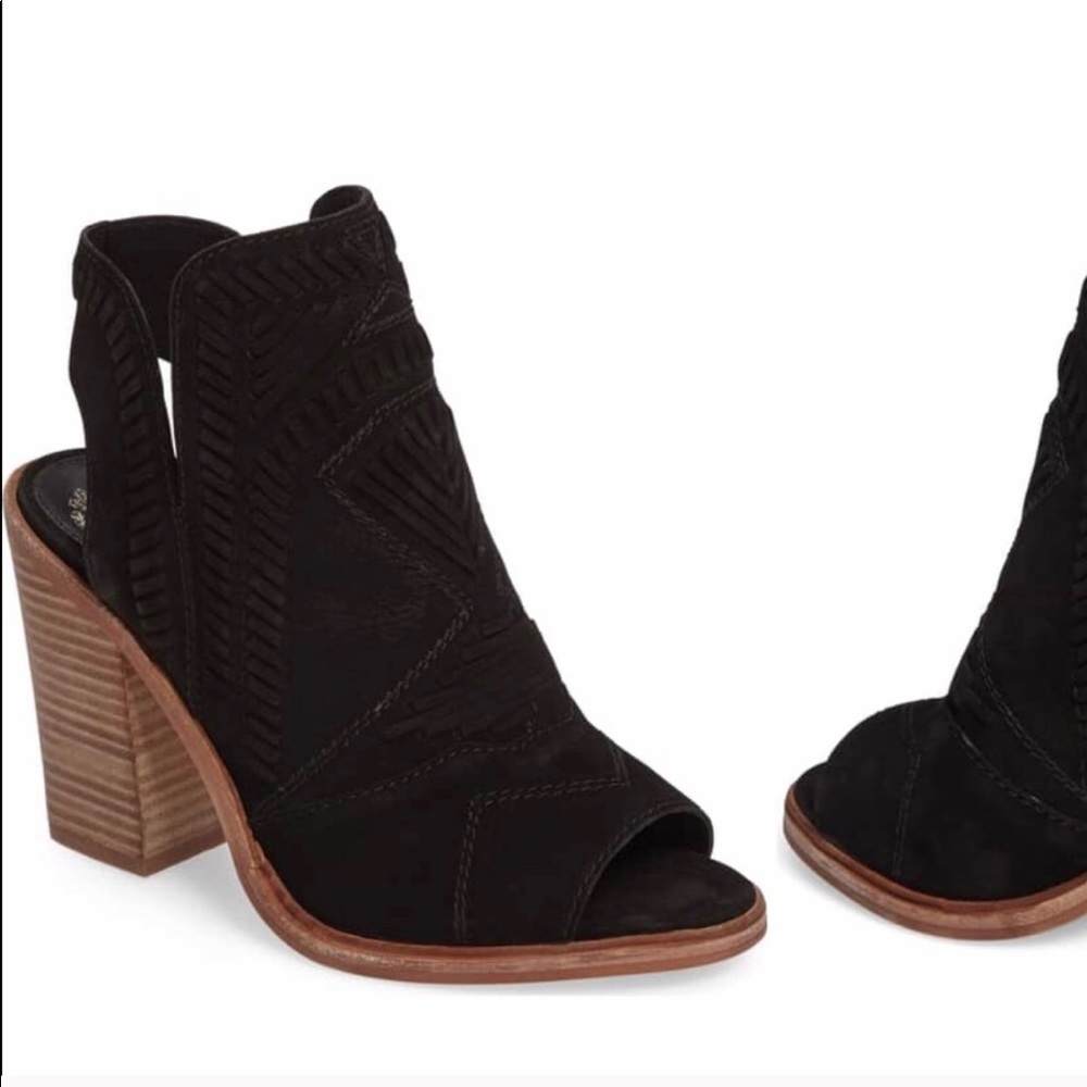 Size I Vince Camuto peep booties